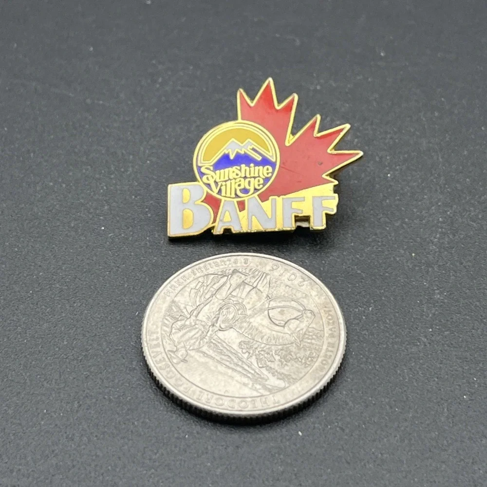 Banff Sunshine Village Maple Leaf Canada Lapel Hat Pin‎